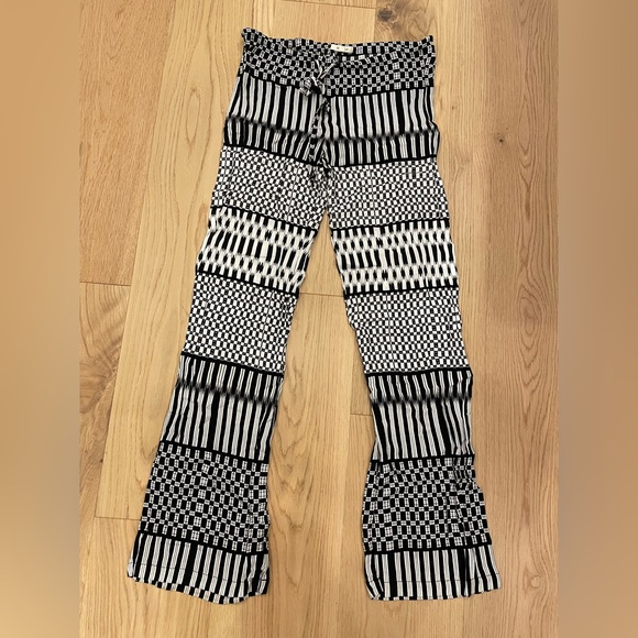 Holiday Beach Pants - Picture 2 of 2